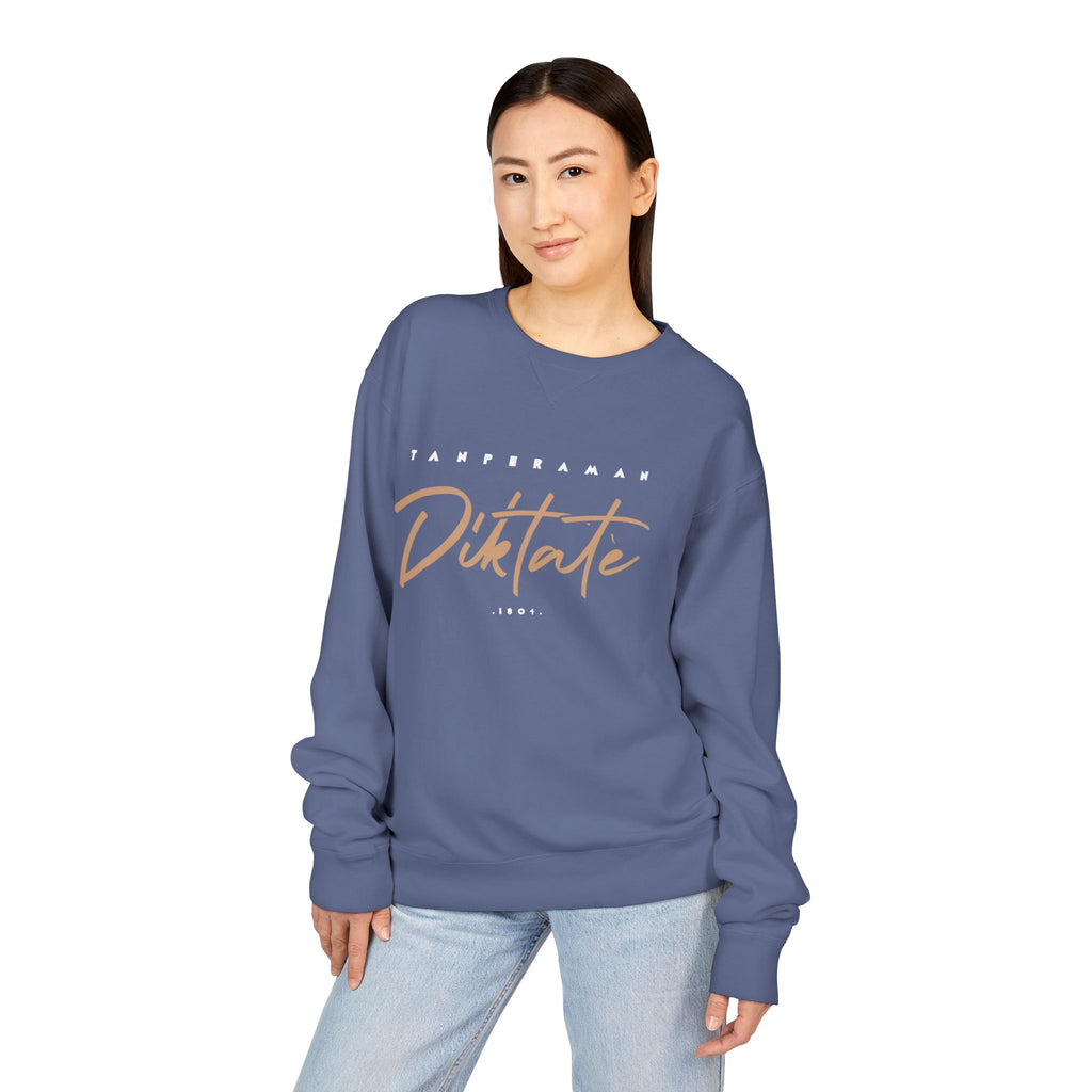 Diktatè Vintage Crewneck — styled photo, view 16