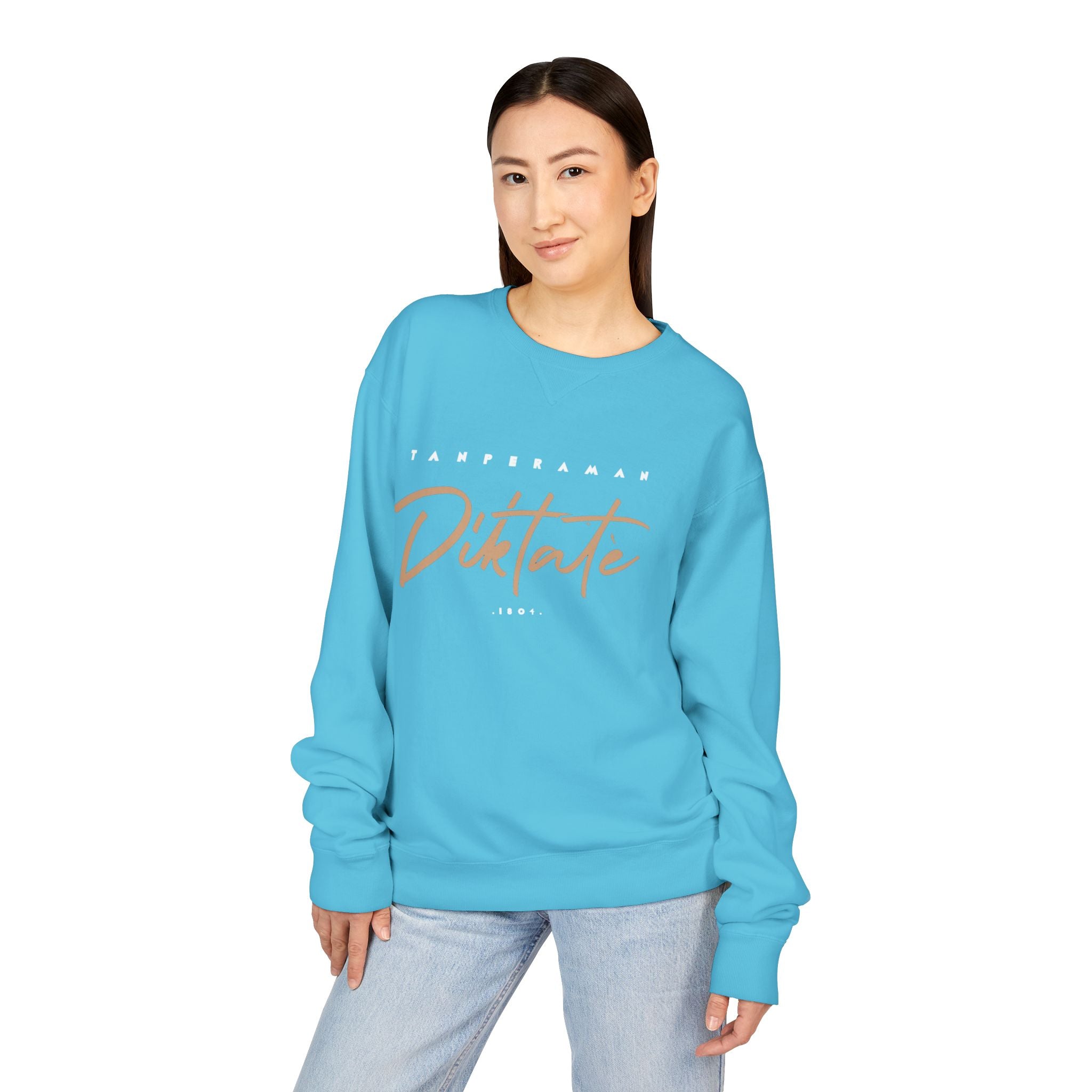 Diktatè Vintage Crewneck — styled photo, view 13