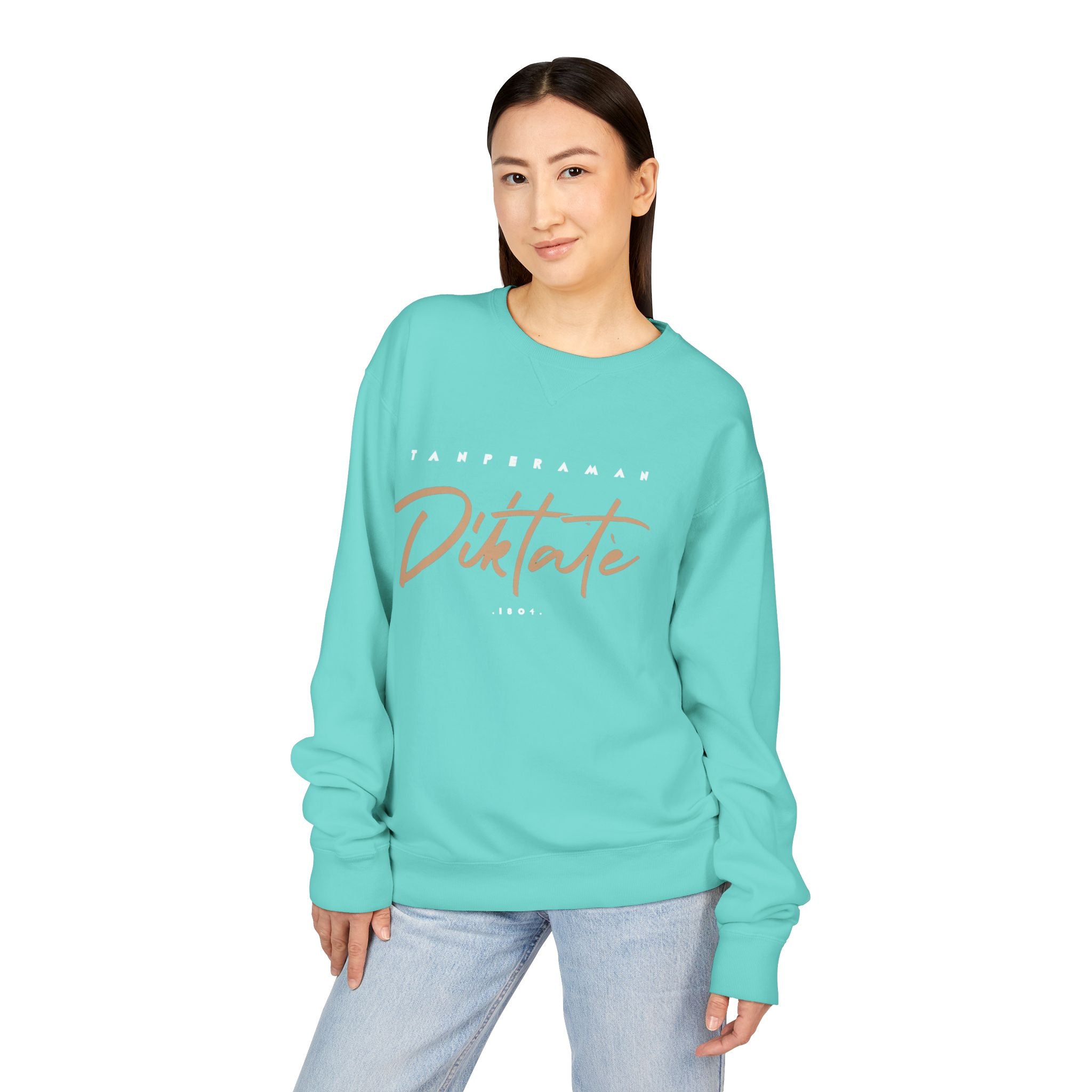 Diktatè Vintage Crewneck — styled photo, view 10