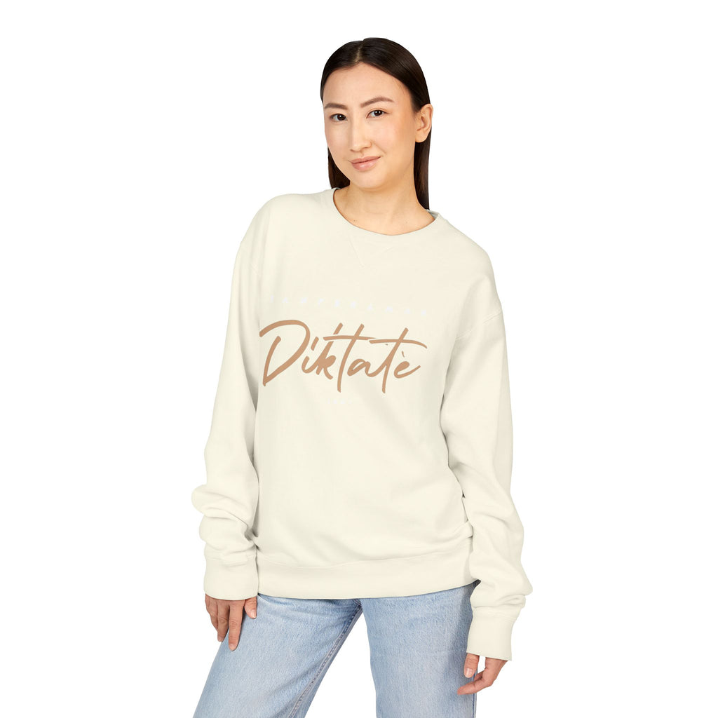 Diktatè Vintage Crewneck — styled photo, view 7